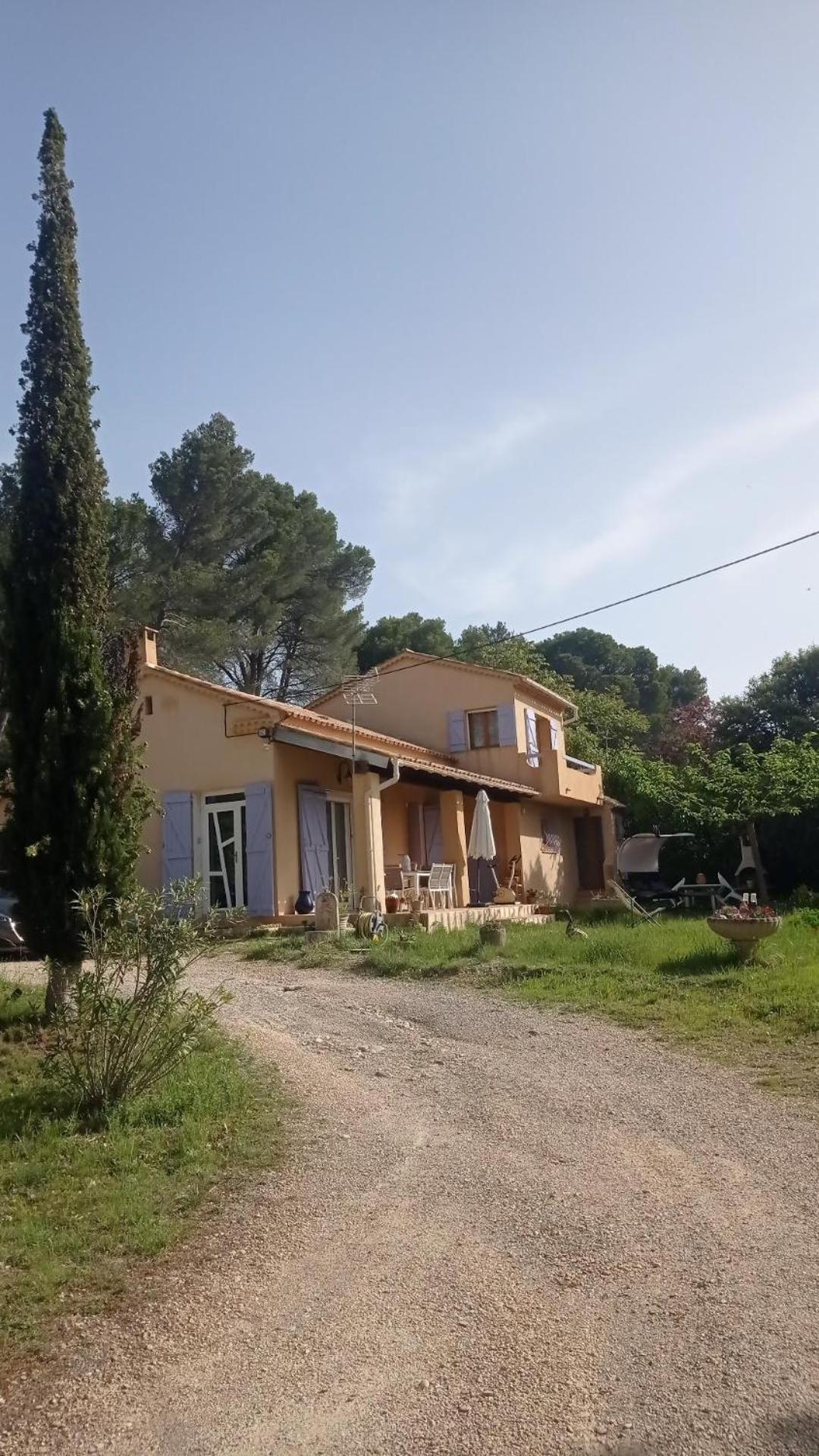 Les Cigales Acomodação com café da manhã Villelaure Exterior foto